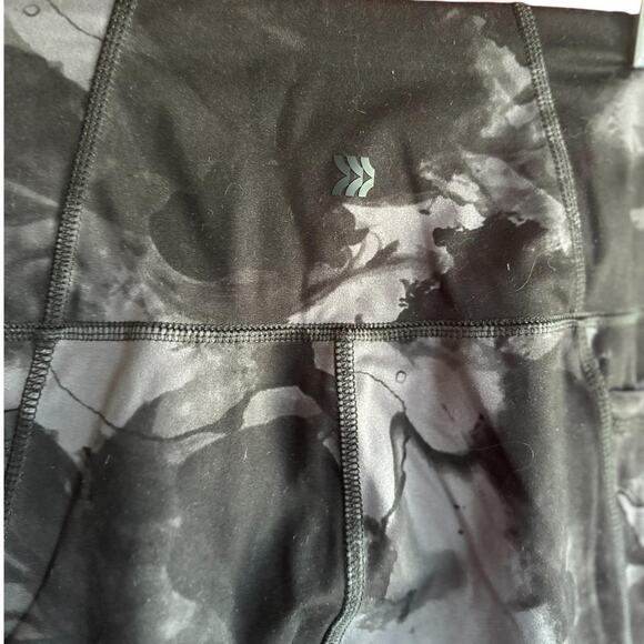 Womens Shorts Size Small Gray Workout Gym Athletic Pockets Outdoor Activewear - Picture 4 of 5